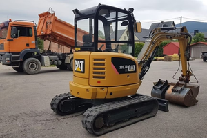 Mini-excavatrice Caterpillar CAT 302.7D CR de 2,67 tonnes avec 3 godets, excavatrice hydraulique compacte à rayon de braquage réduit à vendre - Product Image 2