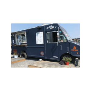 Camion de nourriture moderne avec la pleine ligne de gaz, système de l'eau, et intégration d'énergie solaire - Product Image 4