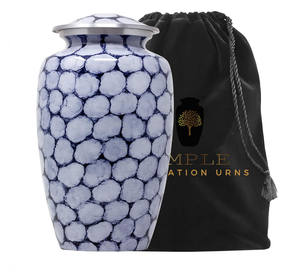 โกศบรรจุอัฐิรูปทรงกล่อง สีฟ้าอ่อน ลายสลักแบบซีดจาง ความจุ 220 คิวบิกอินช์ เป็นมิตรกับสิ่งแวดล้อมและทนทาน - Product Image 1