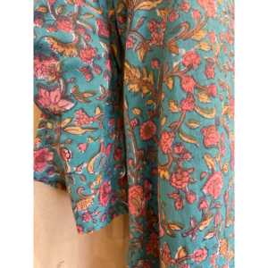 Chemise en Chiffon Imprimé Floral Forêt Liberty, Respirante, Viscose, Élément de Mode Bois de Santal - Product Image 4