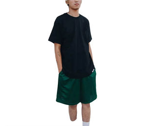 Vente en gros de shorts de gym pour hommes shorts de basket-ball de couleur unie personnalisés avec cordon de serrage élastique à la taille en vente de conception de maille respirante à séchage rapide - Product Image 2