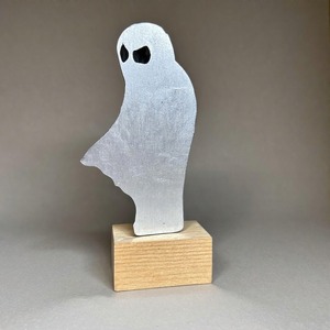 Linterna de casa embrujada hecha de aluminio fundido, acabado en negro mate para una iluminación dramática de Halloween en ventanas o patios. - Product Image 2