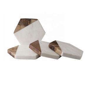 Dessous de verre géométriques blancs en marbre et bois Lot de 6 sous-verres faits à la main pour boissons, café, thé, décoration intérieure - Product Image 6