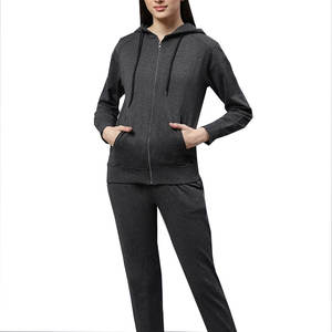 Ensemble de survêtement deux pièces en polyester/coton personnalisé pour femmes, fermeture éclair de haute qualité, respirant, léger, dernier design, marque privée, décontracté - Product Image 1
