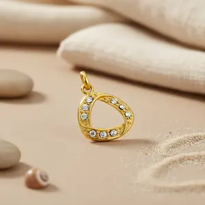 Colgante de Lágrima Chapado en Oro con Gema Blanca, Joyería de Estilo Religioso para Uso Diario, Diseño de Gota de Agua con Dijes Naturales - Product Image 3