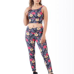 Ensembles de vêtements de sport pour femmes personnalisés en gros, de haute qualité, en polyester/spandex, vêtements de yoga, motifs unis, ensembles de yoga - Product Image 4