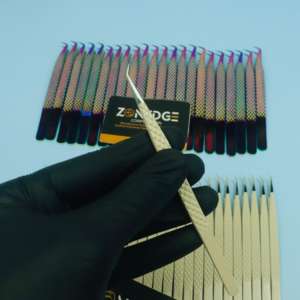 Pinzas de punta de fibra de pestañas Logotipo personalizado Etiqueta privada Pinzas de extensión de pestañas de acero inoxidable de precisión profesional - Product Image 1