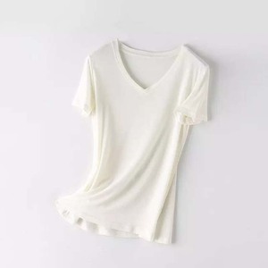 Vente en gros T-shirt personnalisé en coton et polyester à col en V pour femmes T-shirts à manches courtes avec impression de broderie avec logo personnalisé pour femmes 2025 - Product Image 6