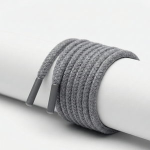 Cordón de Alta Calidad Ecológico con Revestimiento de Algodón Trenzado Plano, Logotipo Personalizado, Moderno, con Extremos Metálicos Recubiertos de Silicona para Prendas - Product Image 2