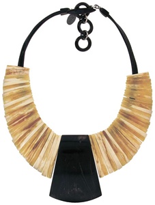 Collier indien artisanal religieux, en corne de buffle naturelle graduée, écologique - Product Image 3