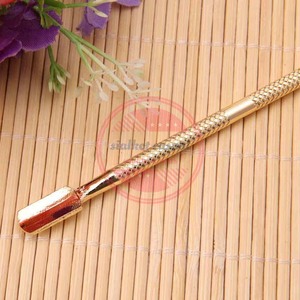 Poussoir à cuticules double extrémité en acier inoxydable pour ongles - Product Image 5
