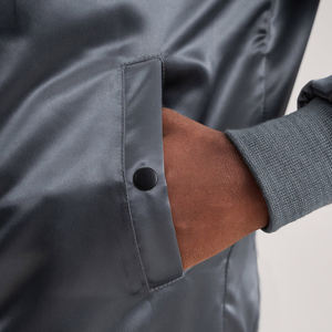 เสื้อแจ็กเก็ตบอมเบอร์ชาย Quinton Ma-1เสื้อแจ็กเก็ตผ้าซาตินผ้าโพลีเอสเตอร์สีเทามีซิปปิดปกเสื้อถักแขนมีกระเป๋า - Product Image 6