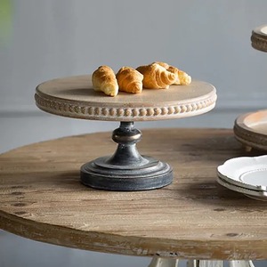 Base para Pastel de Madera Rústica con Borde Decorativo y Base de Metal Negro, Redonda, para Exhibición de Postres en Bodas y Decoración del Hogar - Product Image 2