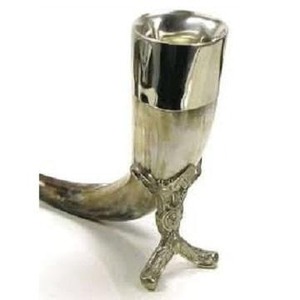 Tasse à boire en corne avec support en métal Tasse en corne de buffle Gravure polie authentique disponible en logo personnalisé adapté aux Vikings - Product Image 3