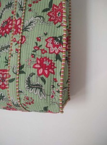 Bolso Tote acolchado de algodón indio para mujer, estampado floral grande, ecológico, elegante para viajes y compras diarias, cierre abierto - Product Image 6