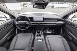 KIA EV9 2024, Ligero, Gran Autonomía, Tracción Delantera, Certificado, Limpio y Seminuevo, Volante a la Derecha/Izquierda, Caja de Cambios Automática, Cuero Oscuro, Turbo Eléctrico - Product Image 2
