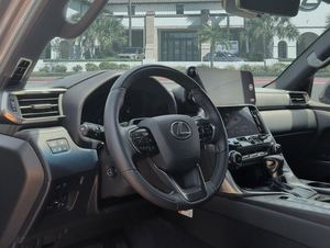 Magnifique <span class=keywords><strong>Lexus</strong></span> <span class=keywords><strong>LX</strong></span> <span class=keywords><strong>600</strong></span> Gris 2026 d'occasion, Luxe, Transmission intégrale, Intérieur cuir foncé, Toit ouvrant, SUV, Meilleur <span class=keywords><strong>prix</strong></span>, Voiture de qualité - Product Image 5