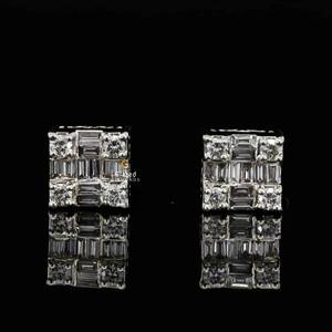 Boucles d'oreilles carrées en or massif 10kt VVS Clarity D Incolore Brillant Baguette Cut Lab Grown Diamonds pour femmes VVs Clarity D - Product Image 3