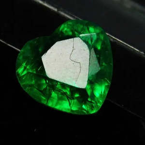 Esmeralda Colombiana Verde Natural de 10 Quilates, Corte Corazón, Calidad Certificada AAA+, Piedra Preciosa Suelta, Gem169 - Product Image 1