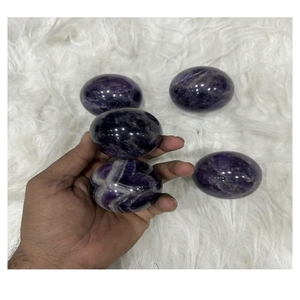 Sphères d'améthyste naturelle sculptées à la main, sphère de cristal à thème pour la décoration de la maison, cadeau pour la fête des mères, Gujarat - Product Image 2
