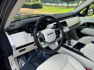 Sedán SE P400 LWB 2024 Usado, 5 Asientos, Transmisión Automática de 6 Velocidades, Techo Panorámico, Cuero Oscuro - Product Image 6