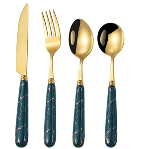 Elegante colección de cubiertos de metal con asas chapadas en oro diseñadas para una experiencia gastronómica elegante y un juego de cubiertos de uso diario - Product Image 3