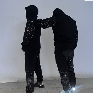 Personalizado diseño reflectante bordado Logo Jogger traje chándales espacio algodón sudaderas con capucha y pantalones de chándal conjunto Rhinestone chándal hombres - Product Image 4