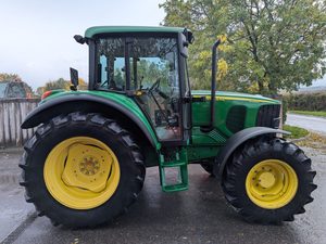 Tractor Agrícola JOHNN 6320 4WD de 70HP con Bomba de Alta Productividad para Motor, Entrega Rápida, Calidad Premium, Diseño Eficiente - Product Image 4