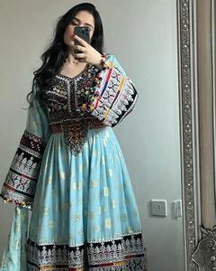 Robe de mariée traditionnelle ethnique vintage, longue, à manches longues, faite à la main, personnalisable, tissu en gros, tendance - Product Image 1