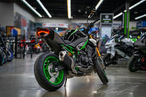 Moto électrique à moteur Kawasakiiss Z900 SE 2025 la plus vendue - Product Image 3