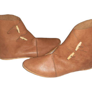 OEM nuevo diseño servicio 2024 al por mayor 100% cuero genuino botas para hombres zapatos medievales - Product Image 4