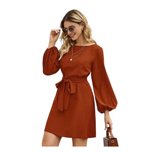 เสื้อผ้า OEM แฟชั่นผู้หญิง เสื้อผ้าหรูหรา ชุดเดรสฤดูร้อนสำหรับผู้หญิง เทรนด์แฟชั่นใหม่ ผลิตในอินเดีย - Product Image 4