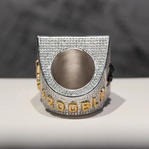 Anillo personalizado para hombre totalmente helado hecho a mano en plata de ley 925 con diamantes cultivados Leb en diseño personalizado con claridad VVS - Product Image 2