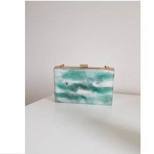 Sac à main de luxe pour femme, style bohème chic, en résine époxy rose et bleue, avec bandoulière en cuir PU - Product Image 1