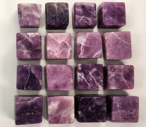 Cubes de lépidolite Offre Spéciale de meilleure qualité Cubes de pierres précieuses Qualité supérieure naturelle dégringolée Exportateur indien au produit feng Shui en gros - Product Image 5