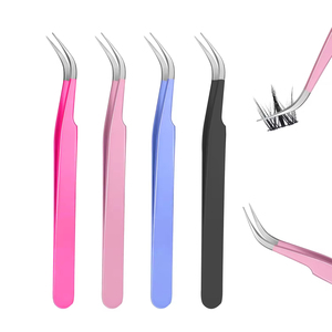 Pinzas ergonómicas de acero inoxidable con asas de agarre suave para un control sin esfuerzo durante las sesiones de modelado de cejas. - Product Image 4