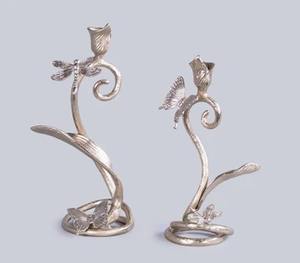 Soporte de vela artesanal de aluminio dorado, estilo real, perfecto para agregar un encanto elegante, acogedor y decorativo - Product Image 6