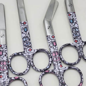 Ciseaux à pansements Lister en acier inoxydable de 5,5 pouces, multicolores, pour premiers secours (motif floral) - Product Image 3