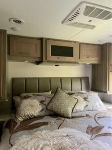Remolque de Campamento Usado C-o-a-c-h-m-e-n Mirada 32SS 2020 en Venta - Product Image 5