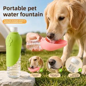 Distributeur d'eau portable en silicone écologique pour chats – Modèle essentiel pour l'extérieur - Product Image 2