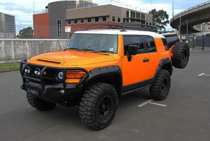 Used FJ Cruiser SUV 4x4 R20 Tires Metal Roof Rack Left Steering Gas Petrol 4 Seats Dark Interior Halogen Headlights For Sale - Product Image 3