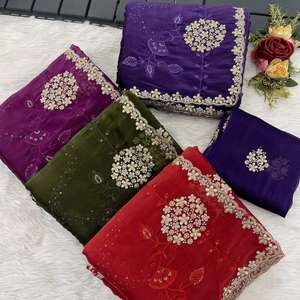 Saree en soie pure et douce de créateur indien avec une belle broderie et une bordure de travail séquentielle pour mariage et fête - Product Image 1