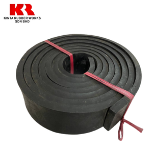 Plinthe en caoutchouc naturel de haute qualité de 6mm d'épaisseur 300mm de large et 10m de long pour un usage industriel - Product Image 2