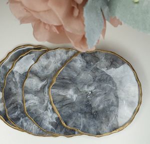 Hermoso juego de posavasos de resina hechos a mano para decoración del hogar, elaborados con material duradero, ideales para regalar. - Product Image 1