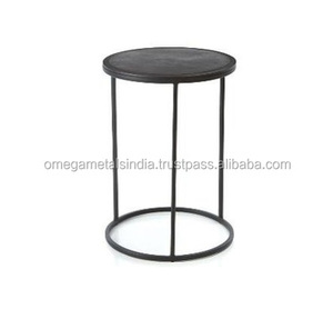 Table basse au design moderne avec une touche argentée et du marbre sur le dessus pour la décoration du salon - Product Image 4