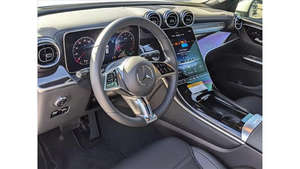 GLC 300 SUV 4MATIC 2025 Seminuevo en Excelentes Condiciones - Product Image 2