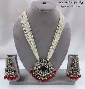 ชุดสร้อยคอจี้ห้อยไข่มุก motipearl และสร้อยคอแฟชั่นโทนสีทองชุดต่างหูสร้อยคอมุก kundan สำหรับผู้หญิงและเด็กผู้หญิง - Product Image 3