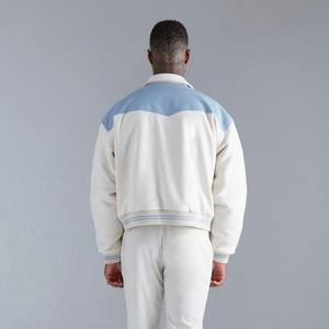 Veste universitaire pour homme OEM, couleur personnalisée, fermeture à boutons, veste bomber de course avec design de panneaux, veste de baseball décontractée d'hiver - Product Image 3