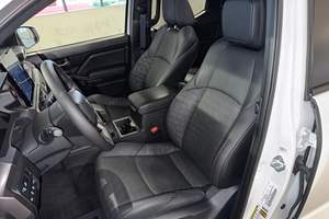 TOYOTA TACOMA TRD OFF-ROAD DOBLE CABINA 4X4 2024 USADO (LHD/RHD) - Product Image 3