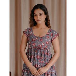 ชุดเดรสผ้าฝ้ายมัลมัลสีเทาพิมพ์ลายด้วยมือ สวมใส่สบาย เหมาะสำหรับออกงานกลางคืน ออกแบบตามสั่ง ไซส์พลัส ระบายอากาศได้ดี ทรงเอ็มไพร์ ฟรีไซส์ - Product Image 1